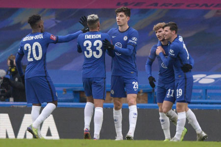 为什么借钱下注必输？（借钱下注为何注定输？）